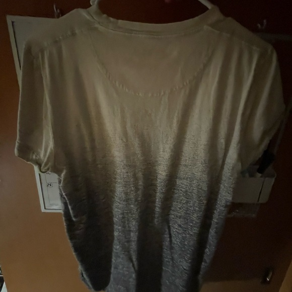 Hollister men’s Tshirt - Picture 2 of 3